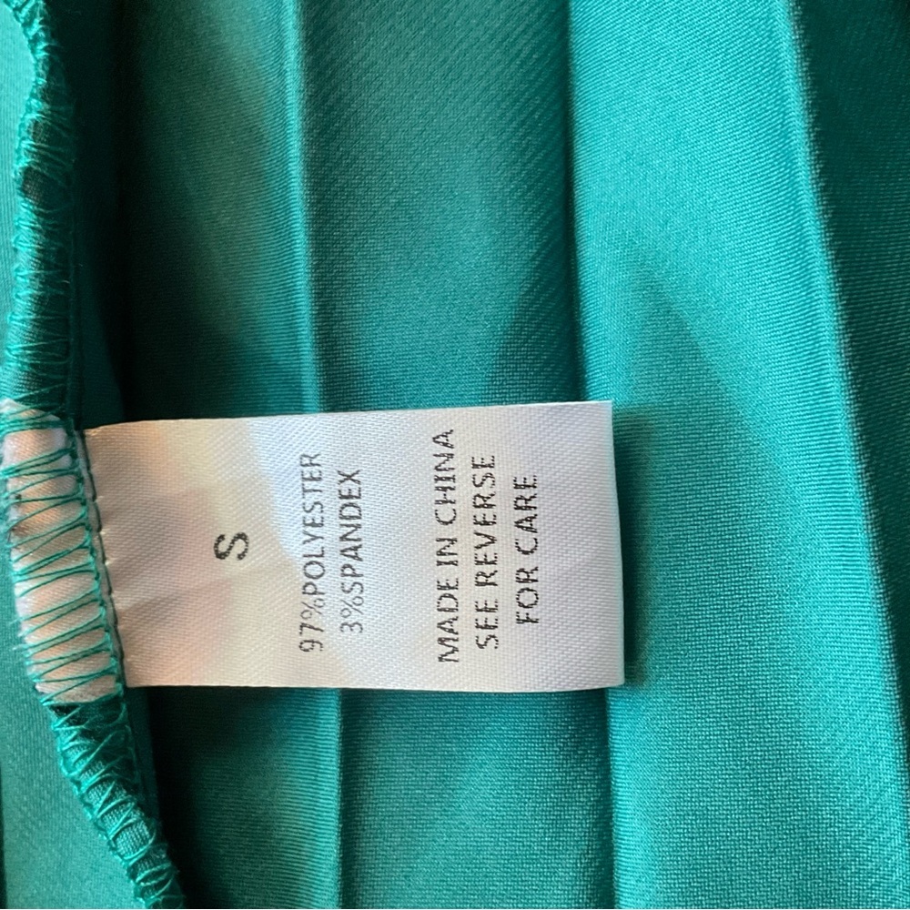 Wish Apparel Green Pleated Dress Size S Sleeveless Empire Waist Flowy - Picture 5 of 8
